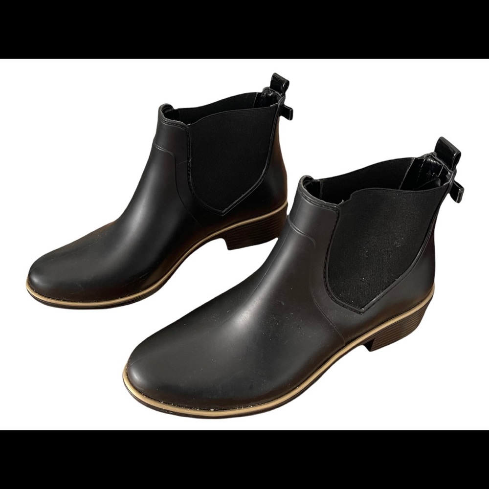 Super cute Kate Spade New York Black Women's Rain Boots Bootie size 8